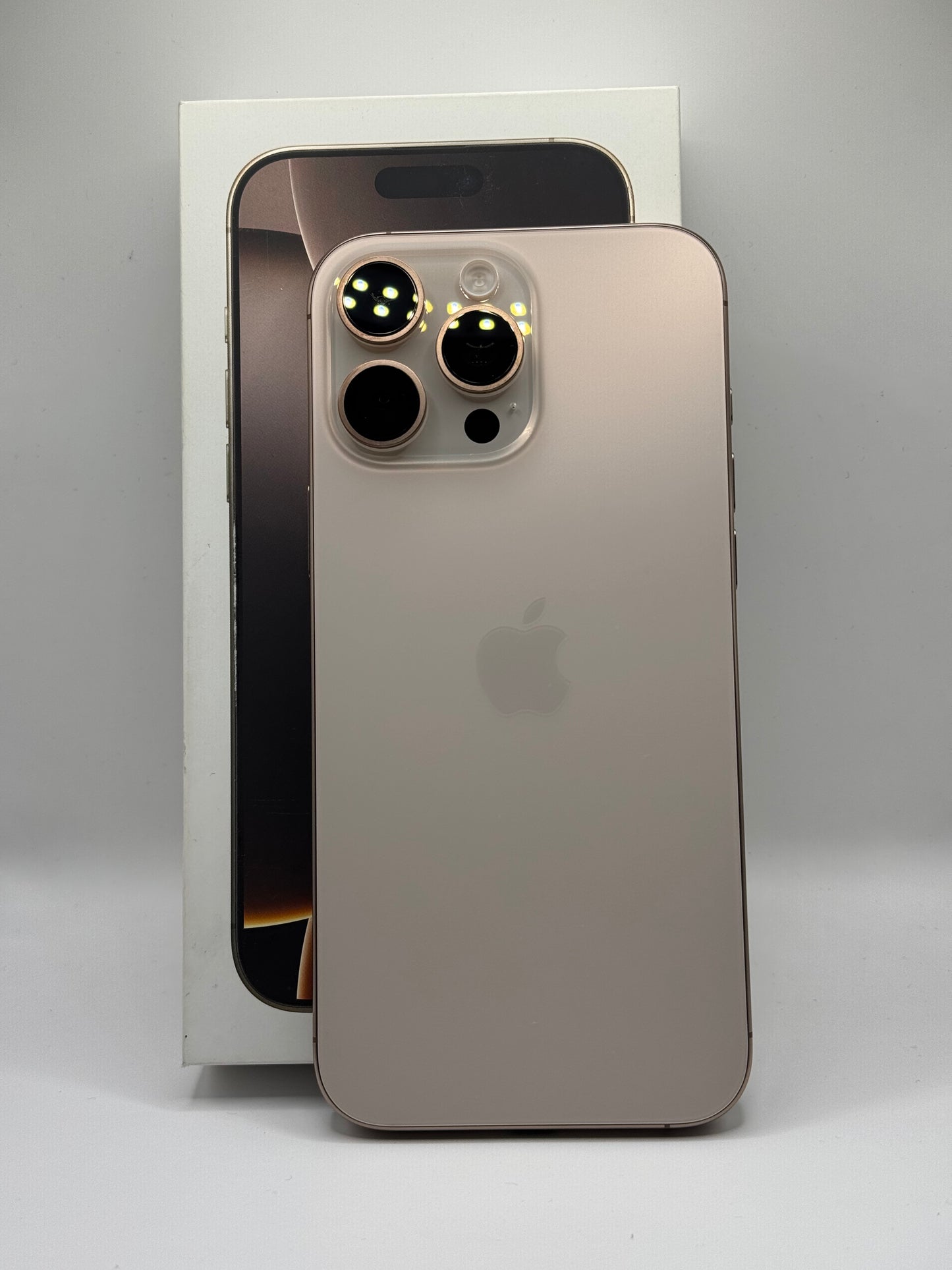iPhone 16 Pro Max (CERTIFICADO REVIU)
