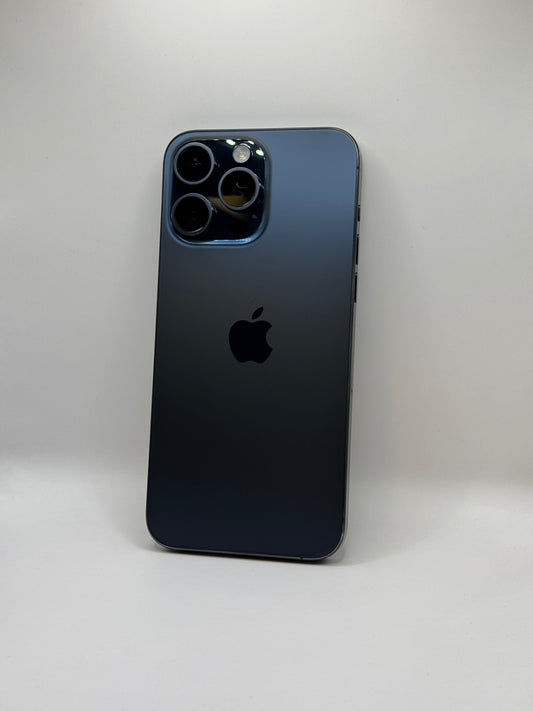 iPhone 15 Pro Max (CERTIFICADO REVIU)