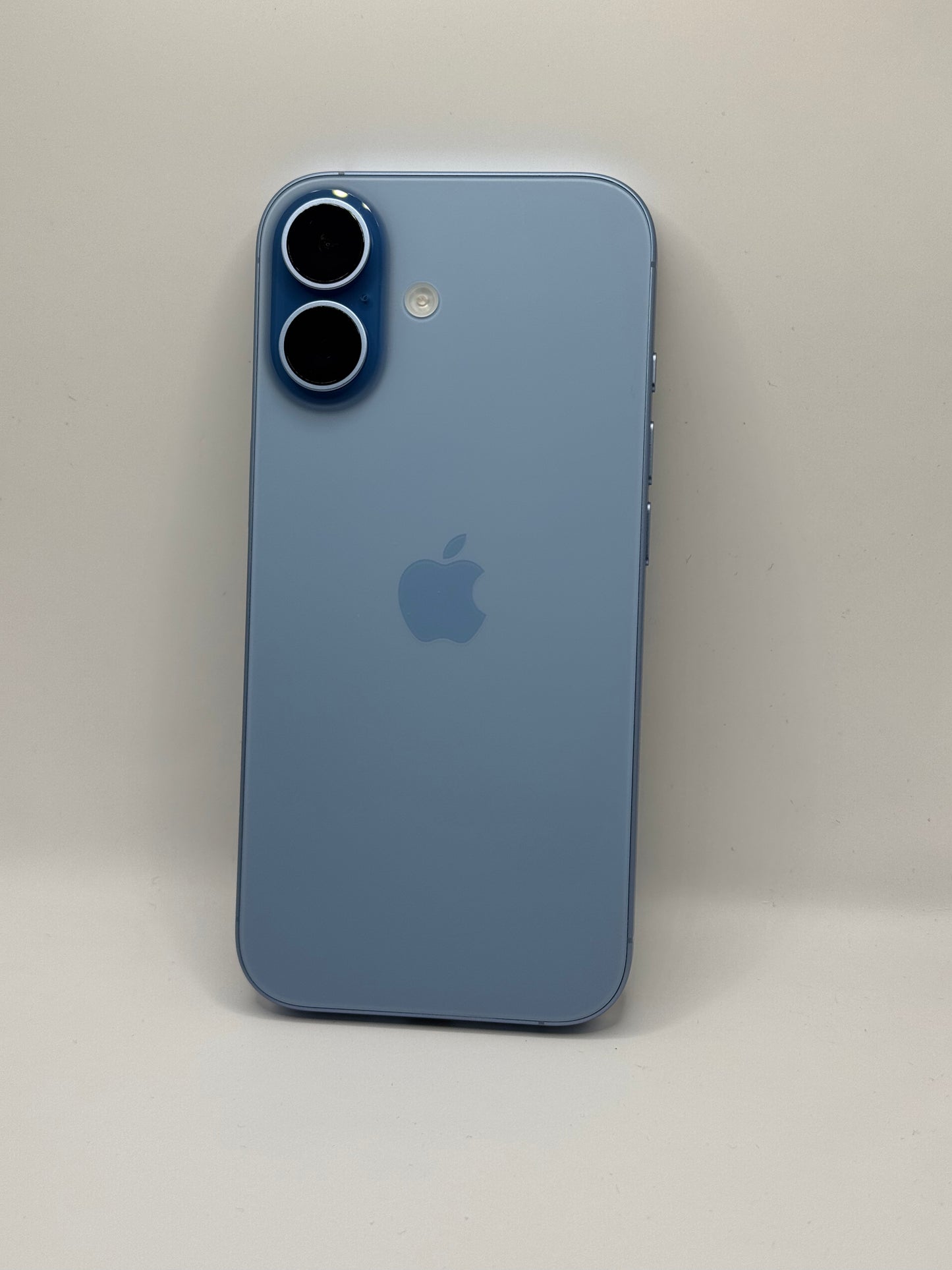iPhone 17 SEMINUEVO (CERTIFICADO REVIU)