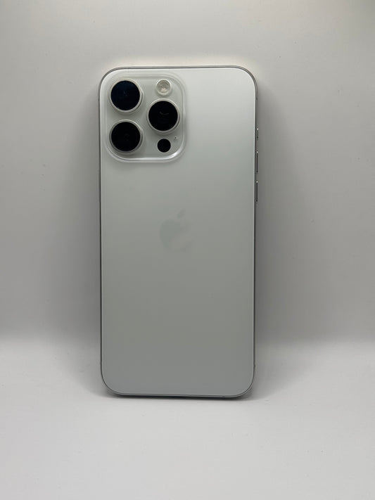iPhone 15 Pro Max (CERTIFICADO REVIU)