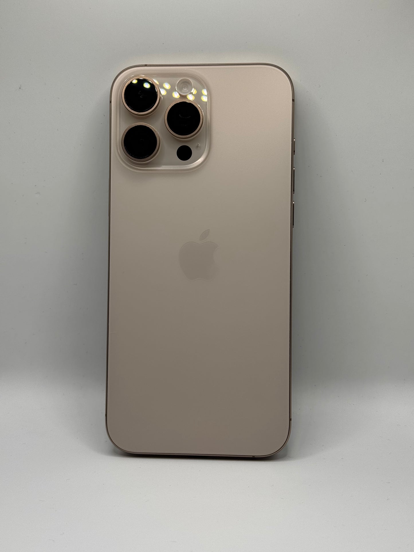 iPhone 16 Pro Max (CERTIFICADO REVIU)
